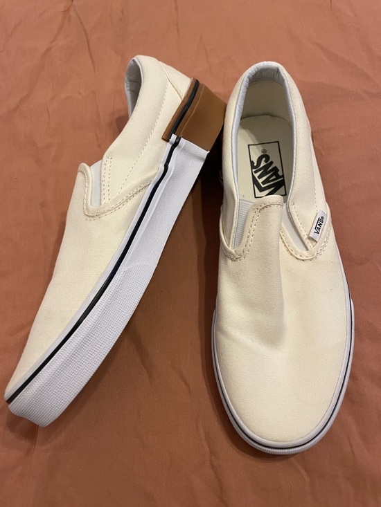 Vans Shoes - Women’s vans